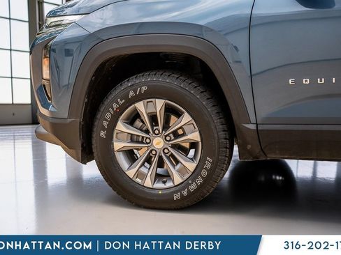 Used 2025 Chevrolet Equinox LT FWD image 38