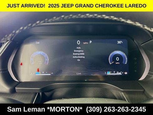 New 2025 Jeep Grand Cherokee Laredo w/ Luxury Tech Group I image 12