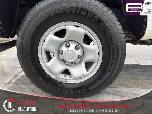 Used 2020 Toyota Tacoma SR image 10