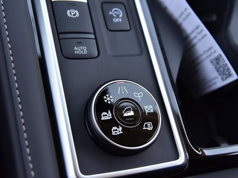 New 2026 Nissan Pathfinder SV image 18