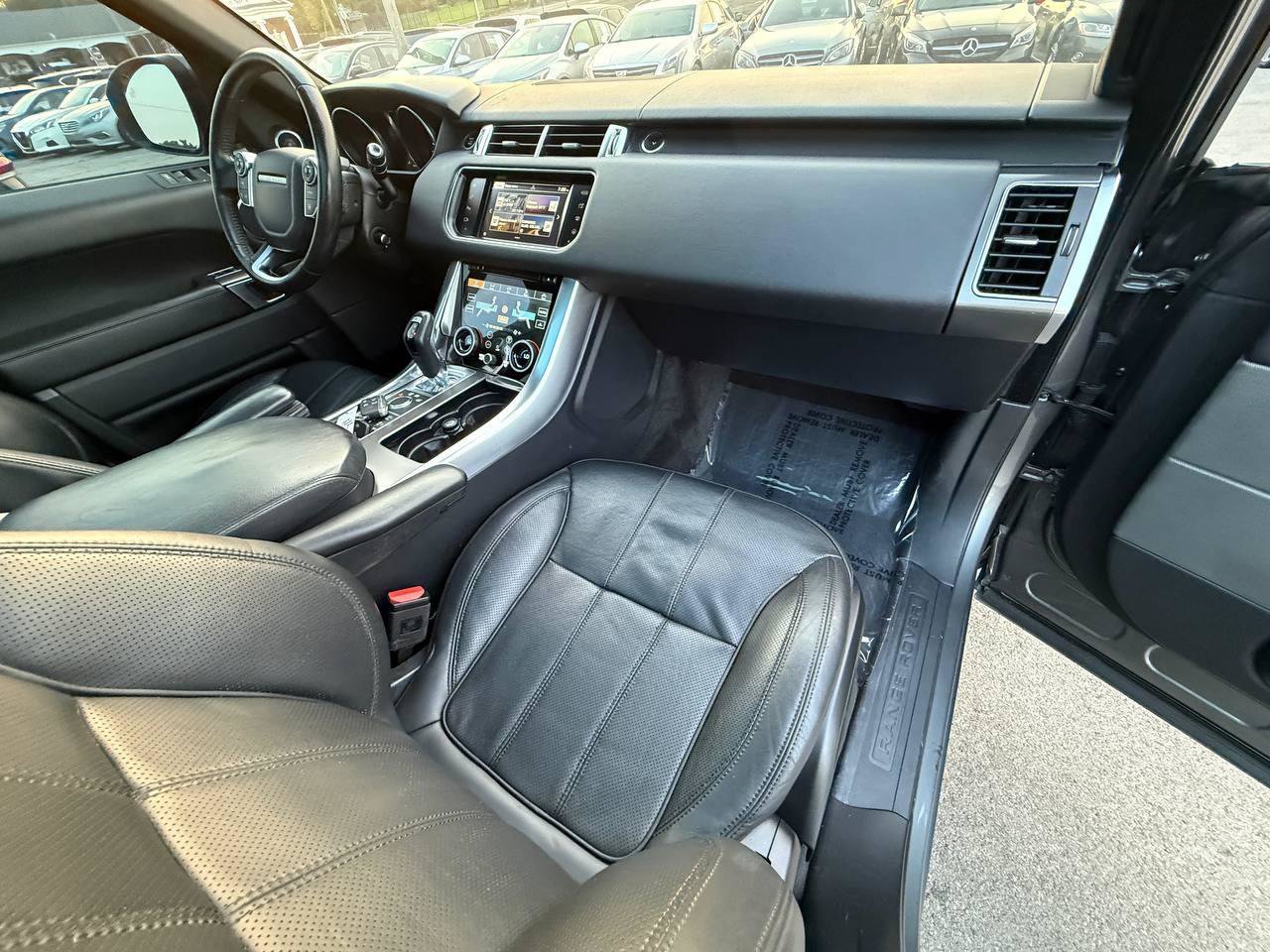 Used 2016 Land Rover Range Rover Sport SE AWD/4WD image 19