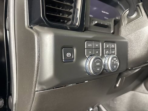 Used 2026 GMC Sierra 2500 AT4X AWD/4WD image 9