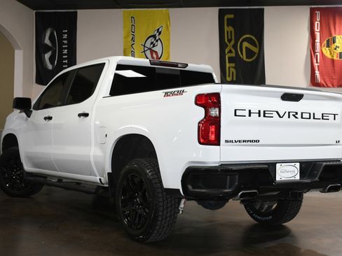 Used 2021 Chevrolet Silverado 1500 LT Trail Boss w/ Convenience Package II image 6