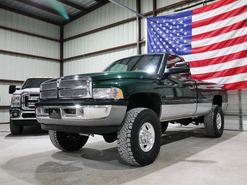 Used 2002 Dodge Ram 2500 Truck SLT image 3