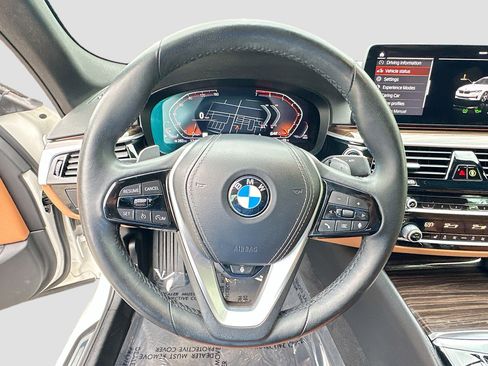 Used 2022 BMW 530i xDrive w/ Premium Package AWD/4WD image 10