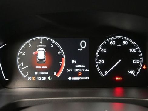 Used 2025 Honda Pilot Touring image 15