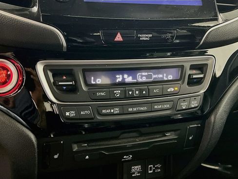 Used 2021 Honda Pilot Touring image 14