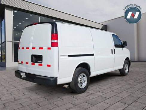 Used 2021 Chevrolet Express 2500 RWD image 5
