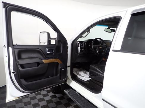 Used 2015 Chevrolet Silverado 3500 LTZ AWD/4WD image 19