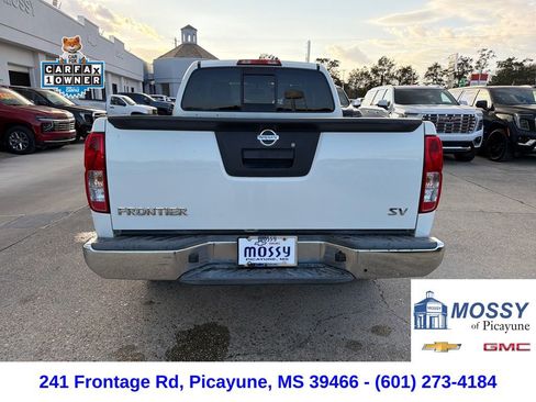 Used 2017 Nissan Frontier SV image 4