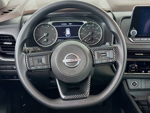 Used 2023 Nissan Rogue SV image 18