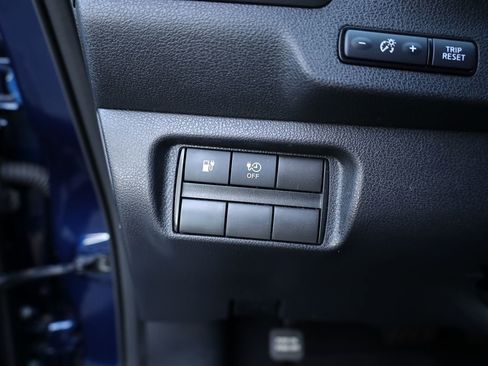 Used 2019 Nissan Leaf SV w/ Protection Package image 18