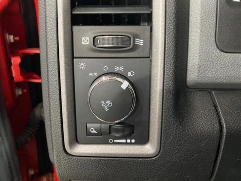 Used 2018 RAM 1500 Express w/ Express Value Package image 10