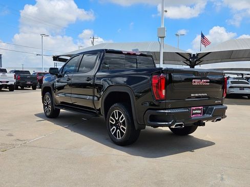Used 2025 GMC Sierra 1500 AT4 w/ AT4 Premium Package AWD/4WD image 9