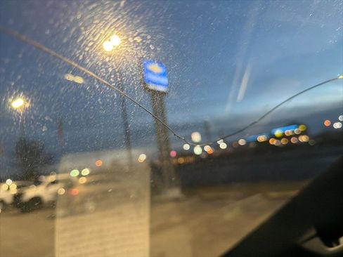 Used 2021 Ford Expedition Limited image 16