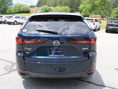 Used 2024 MAZDA CX-90 Plug-In Hybrid w/ Preferred AWD/4WD image 4
