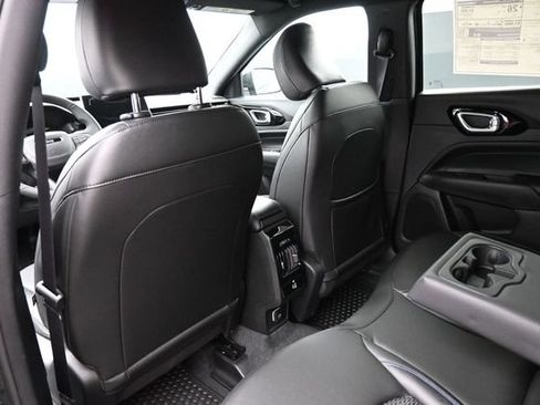 New 2026 Jeep Compass Latitude AWD/4WD image 16