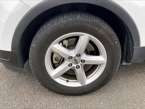 Used 2018 Ford Explorer XLT FWD image 8