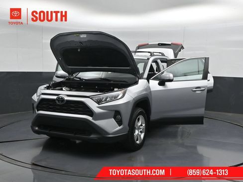 Used 2021 Toyota RAV4 XLE AWD/4WD image 55