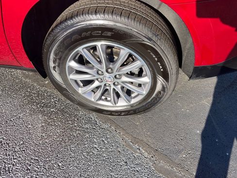 Used 2024 Buick Enclave Premium image 36