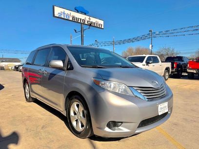 Used 2017 Toyota Sienna LE