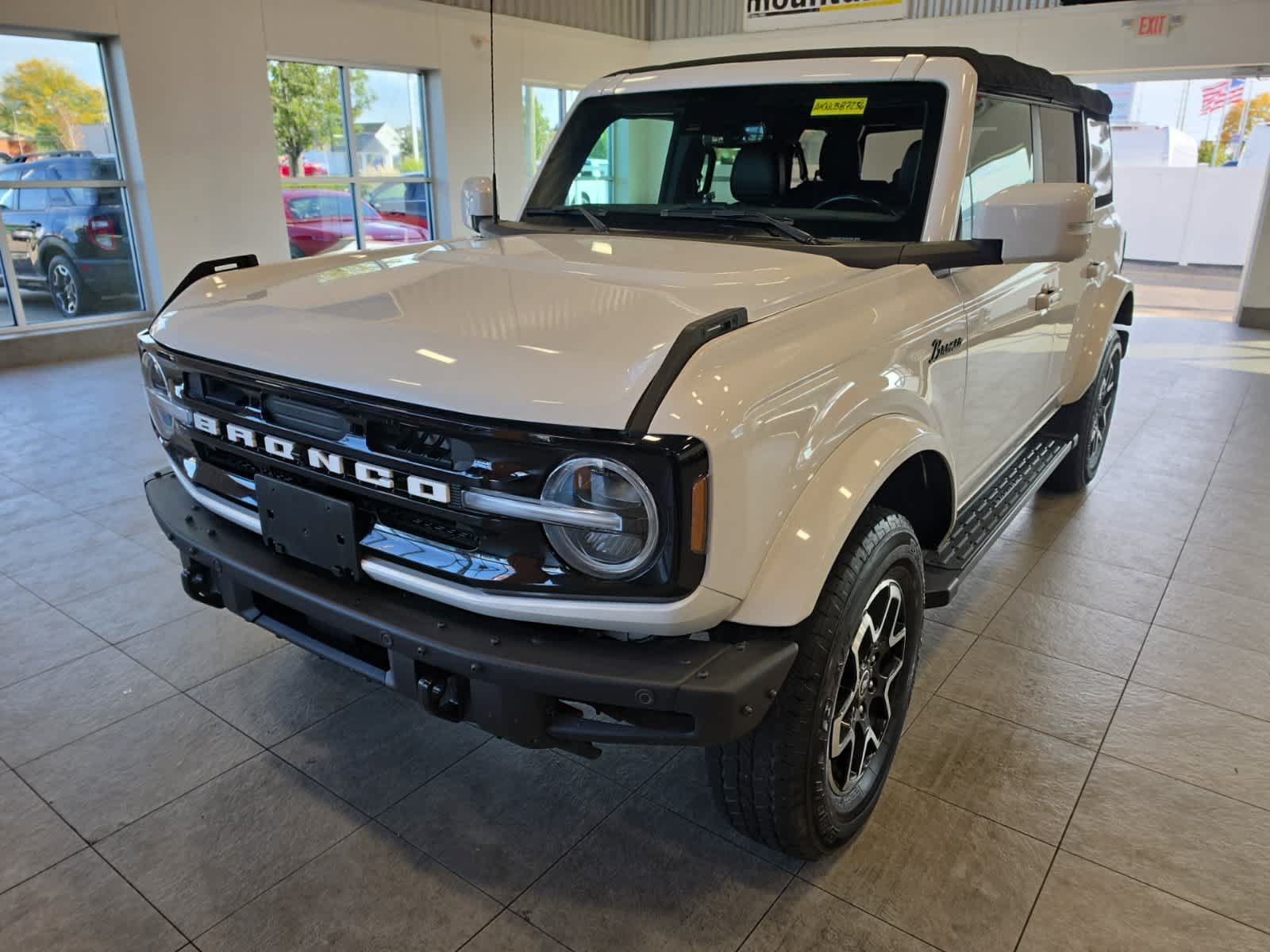 Used 2022 Ford Bronco Outer Banks AWD/4WD image 1