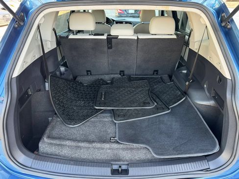 Used 2018 Volkswagen Tiguan SE FWD image 17
