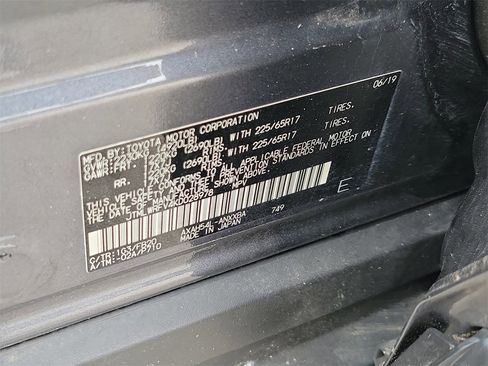 Used 2019 Toyota RAV4 LE image 31