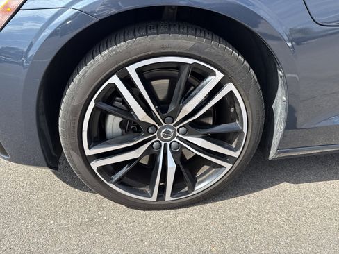 Used 2022 Volvo S60 T8 R-Design Expression w/ Premium Package image 9