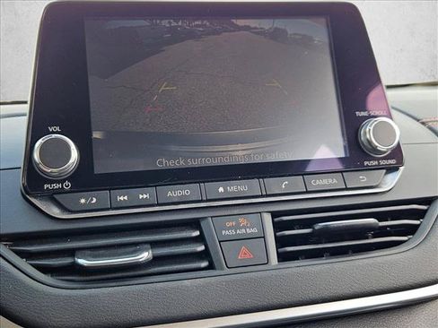 Used 2019 Nissan Altima 2.5 SR FWD image 13