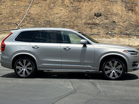 Certified 2024 Volvo XC90 T8 Ultimate w/ Lounge Package AWD/4WD image 3