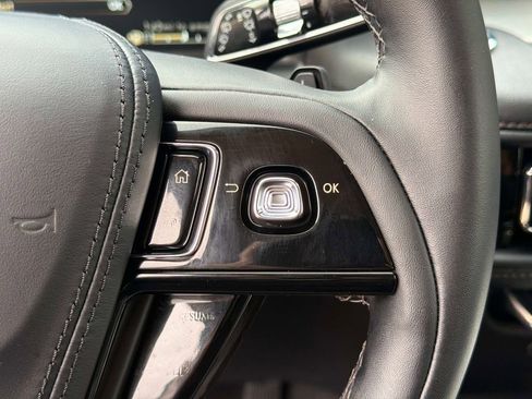 Used 2023 Lincoln Aviator AWD w/ Premium Package image 30