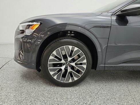 Used 2024 Audi Q8 e-tron Premium Plus w/ Premium Plus Package AWD/4WD image 22