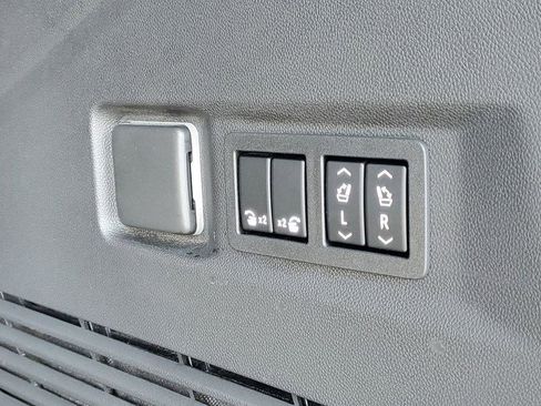 Certified 2022 Chevrolet Tahoe Z71 w/ Luxury Package image 35