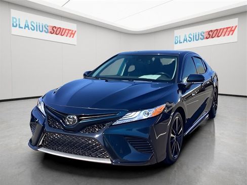 Used 2020 Toyota Camry XSE image 7