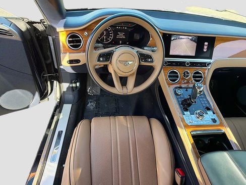 Used 2021 Bentley Continental GT image 17