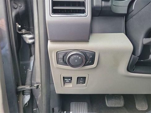 Used 2019 Ford F150 XLT w/ Equipment Group 302A Luxury image 13