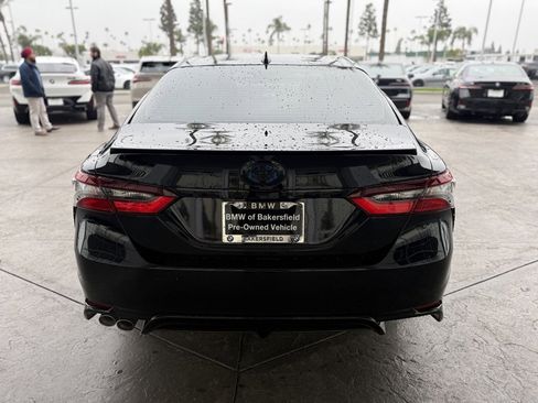 Used 2024 Toyota Camry SE w/ Convenience Package image 4