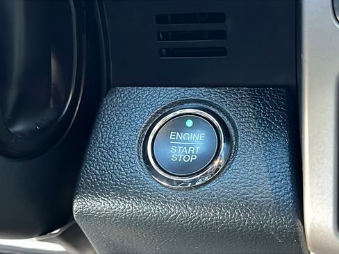 Used 2022 Ford F350 Lariat w/ Black Appearance Package image 27