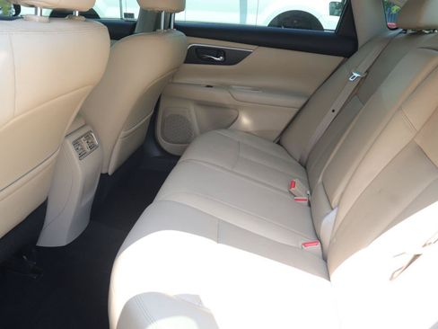 Used 2016 Nissan Altima 2.5 SL w/ 2.5 Technology w/LED Package FWD image 12