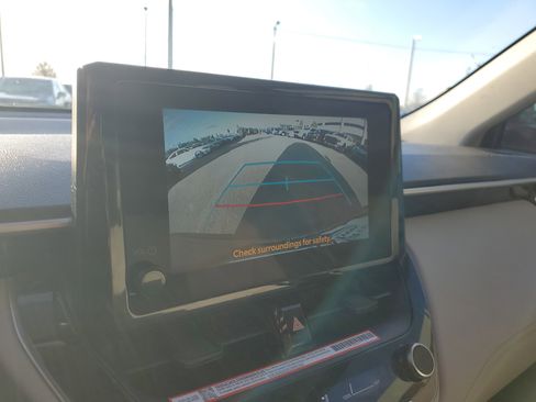 Used 2024 Toyota Corolla Cross L image 31