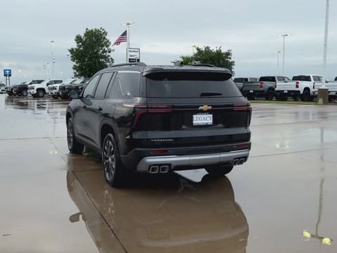 New 2026 Chevrolet Traverse LT w/ Sun and Wheel Package FWD image 8