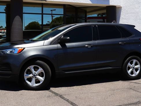 Used 2020 Ford Edge SE FWD image 4