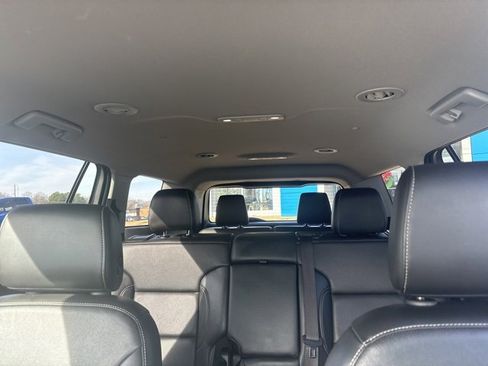 Used 2023 GMC Acadia SLT image 36