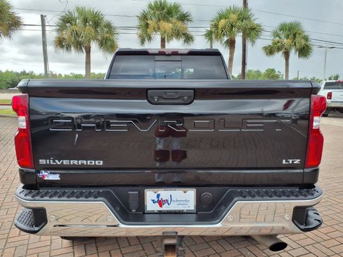 Used 2020 Chevrolet Silverado 2500 LTZ w/ LTZ Texas Edition AWD/4WD image 6