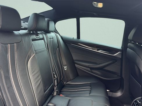 Used 2017 BMW 530i RWD image 16