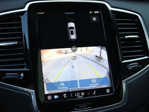 Used 2024 Volvo XC90 B6 Ultimate w/ Protection Package Premier image 9