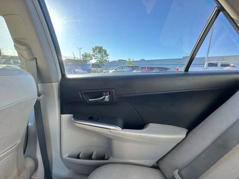 Used 2013 Toyota Camry LE FWD image 15
