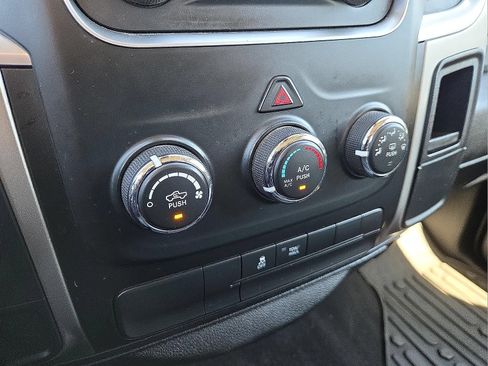 Used 2020 RAM 1500 Classic SLT RWD image 11
