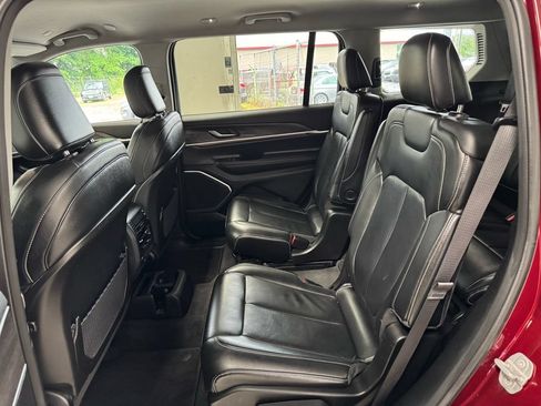 Used 2021 Jeep Grand Cherokee L Limited AWD/4WD image 21